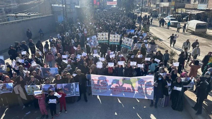 الآلاف في الحسكة يطالبون بفرض حظر جوي على المنطقة