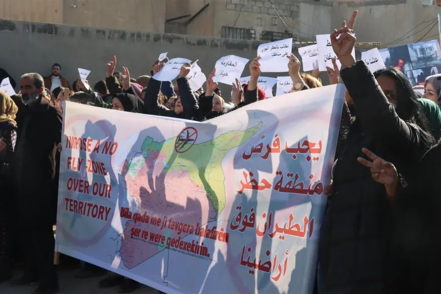 الآلاف في الحسكة يطالبون بفرض حظر جوي على المنطقة