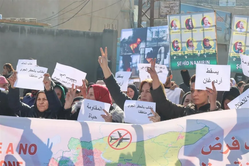 الآلاف في الحسكة يطالبون بفرض حظر جوي على المنطقة
