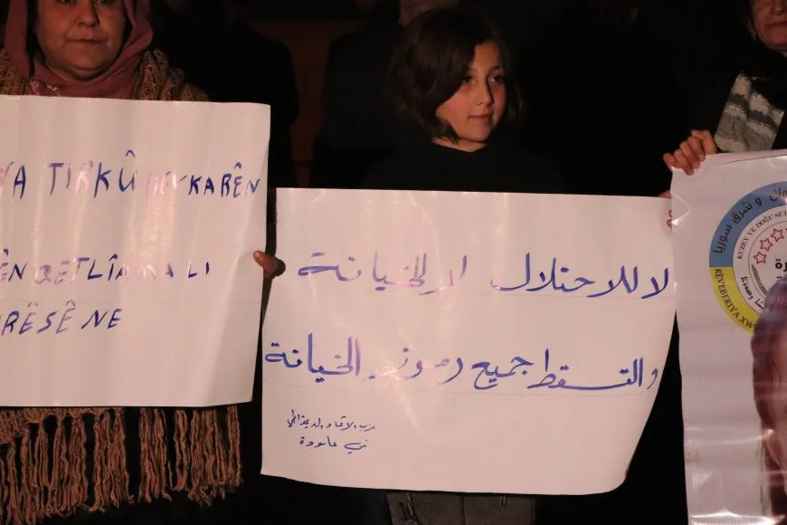 شبيبة عامودا يخرجون بالمشاعل رداً على هجمات الاحتلال التركي ‎