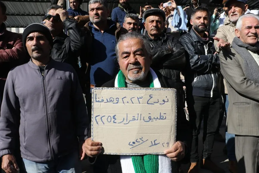 أهالي السويداء يخرجون في احتجاجات الجمعة الأخيرة