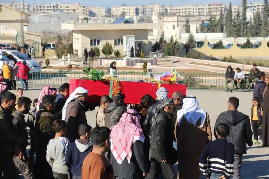 خلال تشييع جثمان شهيد أهالي منبج يعاهدون بمواصلة درب الشهداء