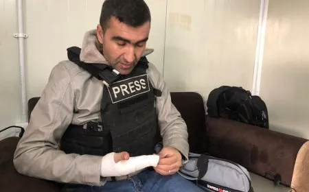 نساء وأطفال مرتزقة داعش يهاجمون الصحفيين في الهول 