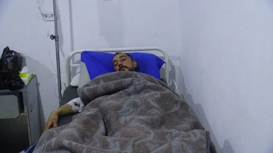قصف الاحتلال يتسبب ببتر ساق شاب مهجّر من عفرين