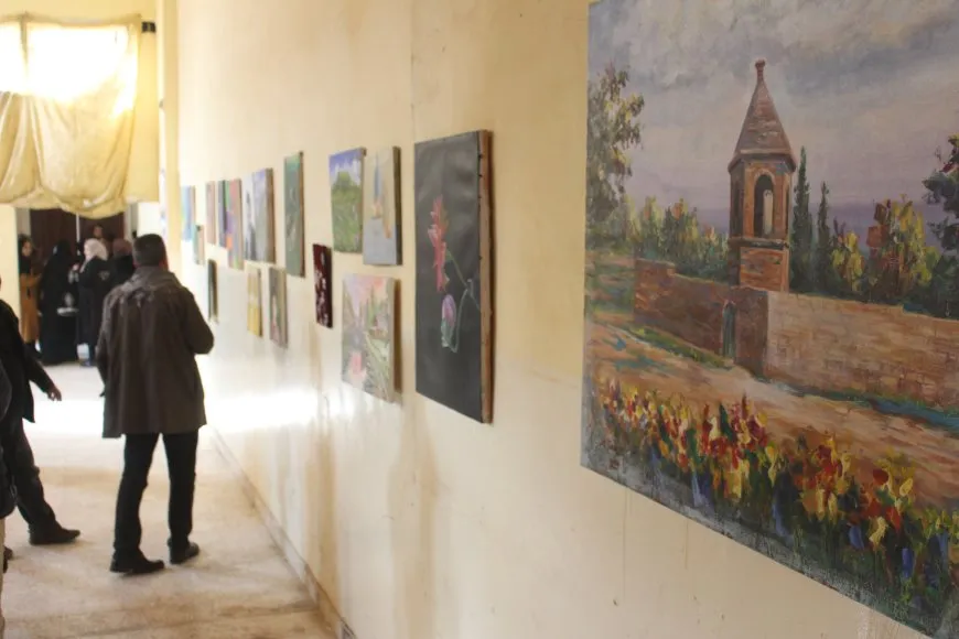 معرض للأعمال اليدوية والرسم في تل براك