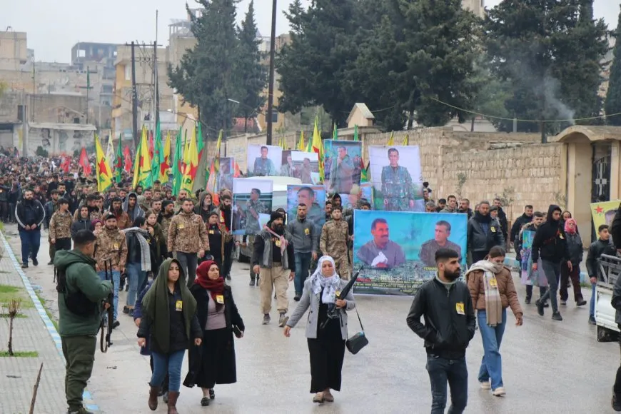 الآلاف يشيعون جثمان القيادي شرفان حلب ويتعهدون بإكمال مسيرته
