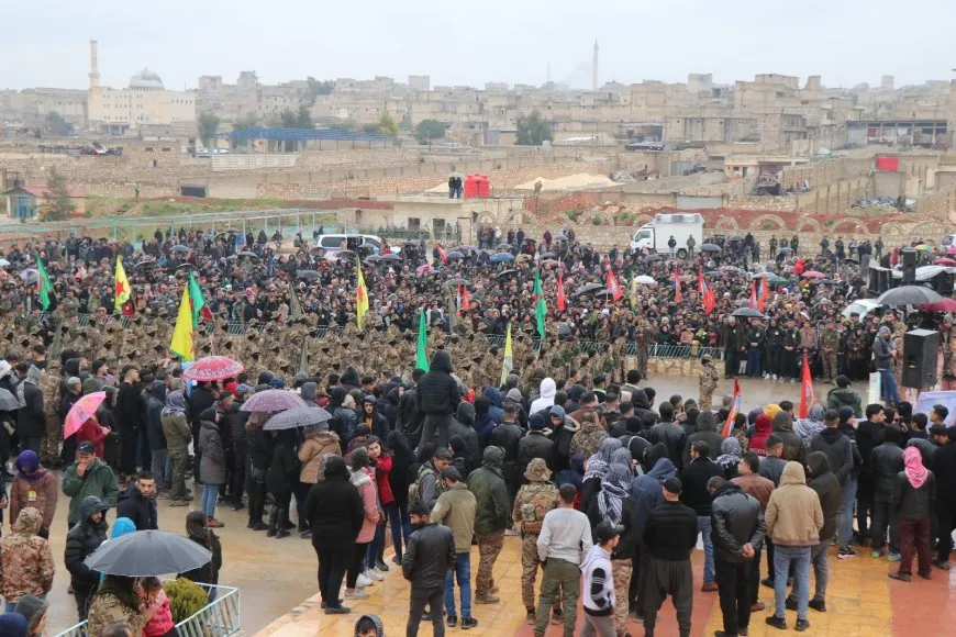 الآلاف يشيعون جثمان القيادي شرفان حلب ويتعهدون بإكمال مسيرته