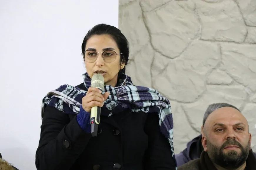 الأحزاب السياسية تعقد ندوة حول الهجمات الاحتلالية على عفرين