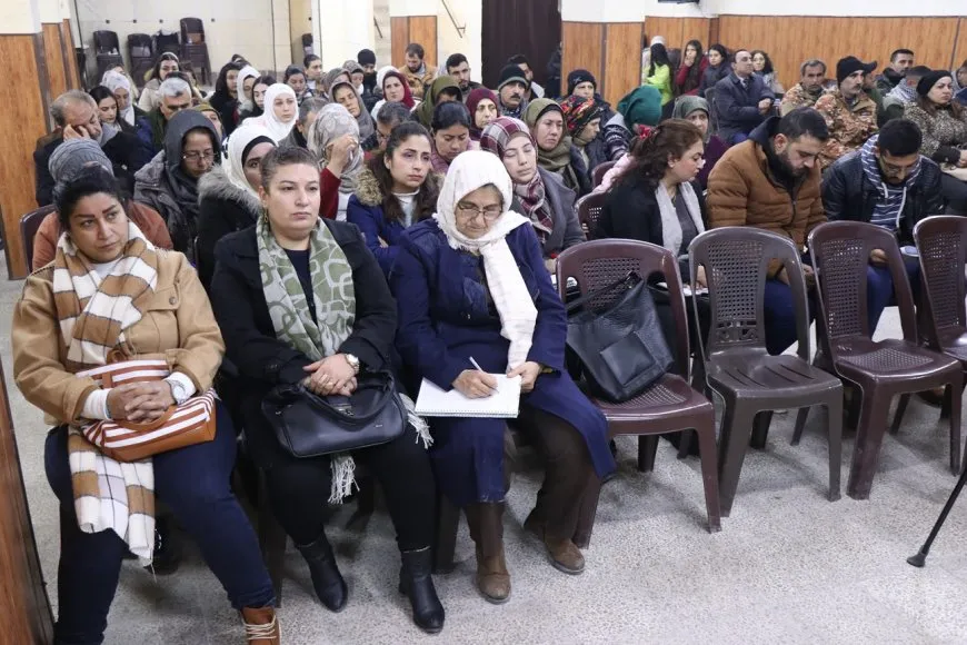 مركز أبحاث جنولوجي يعقد ندوة حوارية حول الديموغرافيا في حلب