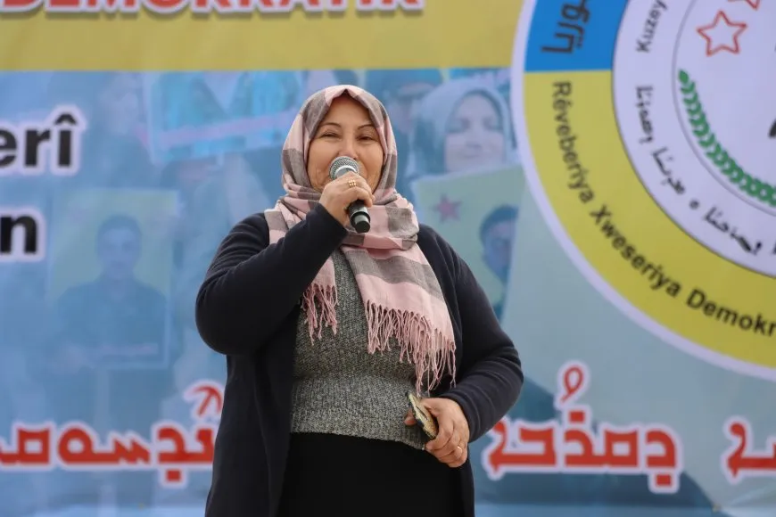 المشاركون في المسيرة الكبرى: ماضون بعزيمة وإصرار لحماية مكتسبات ثورتنا