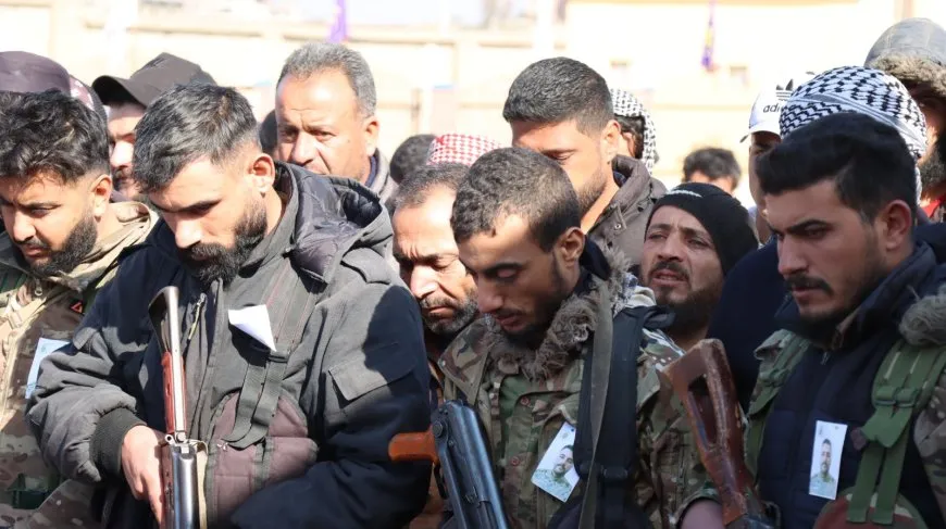أهالي الحسكة يشيّعون جثمان المقاتل في المجلس العسكري السرياني سيفريوس