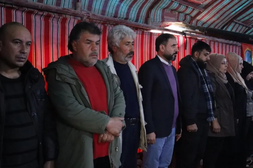 أهالي مقاطعة الرقة يقدمون واجب العزاء لذوي الشهيد بروسك زندورا