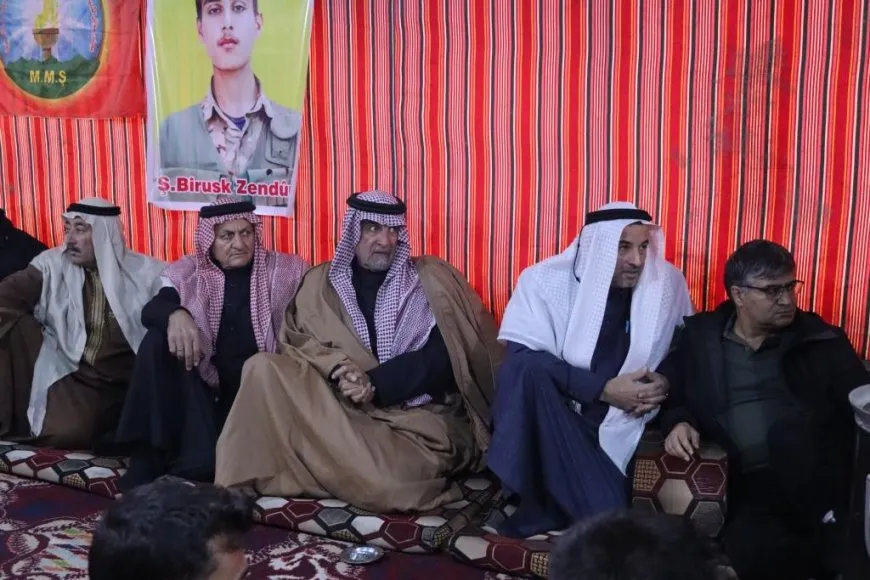 أهالي مقاطعة الرقة يقدمون واجب العزاء لذوي الشهيد بروسك زندورا