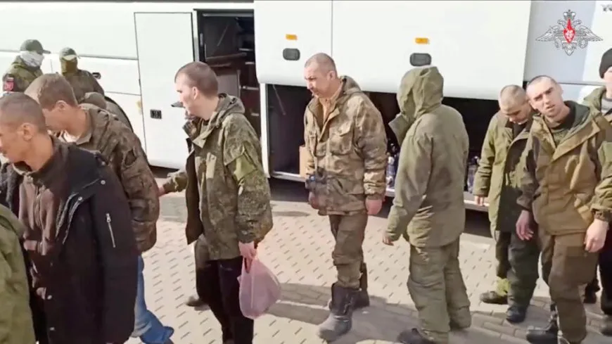 روسيا وأوكرانيا تعلنان تبادل العشرات من الأسرى