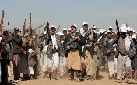 مقتل 40 "حوثياً" بضربات أميركية بريطانية