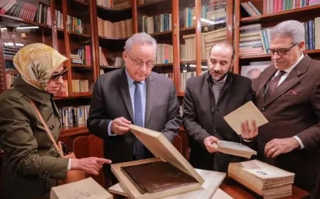 مكتبة نجيب محفوظ الخاصة تُهدى إلى مكتبة الإسكندرية