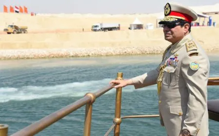 السيسي: تراجع إيرادات قناة السويس إلى النصف