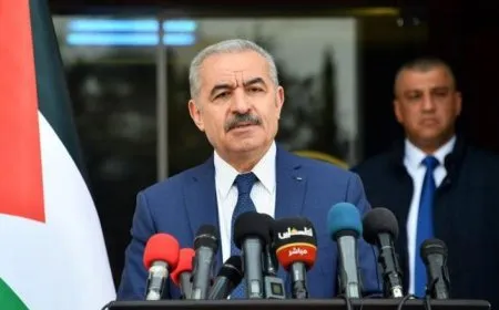 رئيس الوزراء الفلسطيني يقدم استقالة الحكومة للرئيس عباس