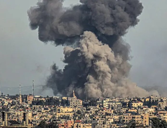 إسرائيل تواصل قصفها جنوب غزة ومباحثات باريس تبحث هدنة جديدة