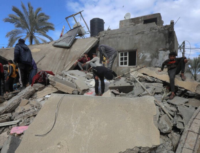 القصف الإسرائيلي متواصل في غزة ونتنياهو يعلق على "محادثات باريس" ومخطط رفح