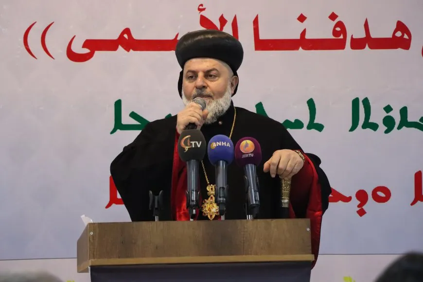 مطران أبرشية الجزيرة والفرات للسريان الأرثوذكس يشيد بالعيش المشترك في ظل الإدارة الذاتية
