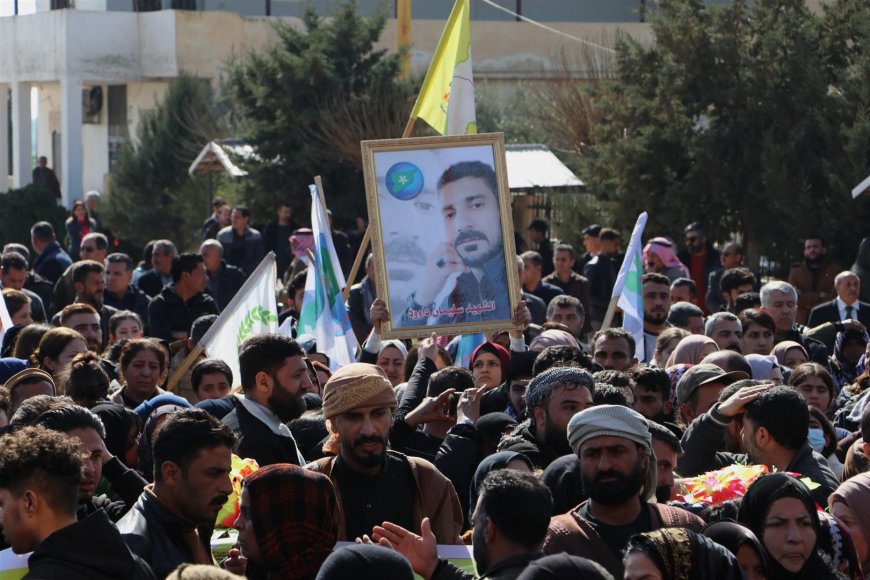 جثامين 4 من شهداء قوات سوريا الديمقراطية توارى الثرى في الحسكة