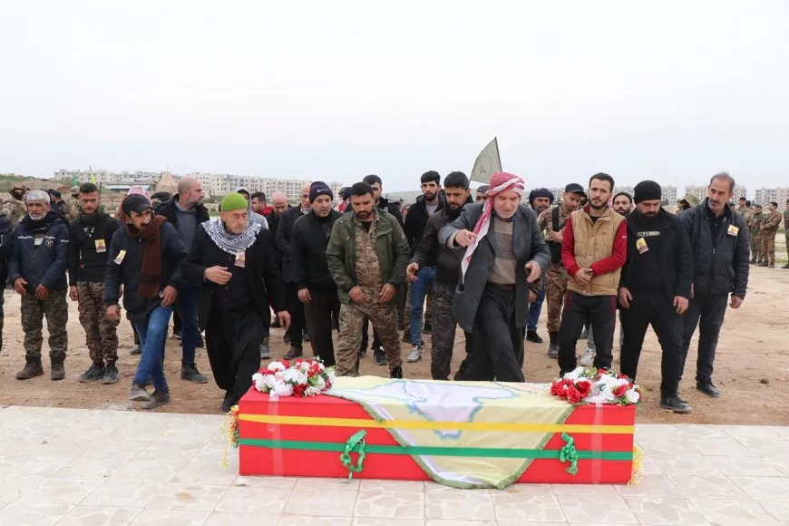 تشييع جثمان المقاتل في قسد محمد شيخ مصطفى في حلب