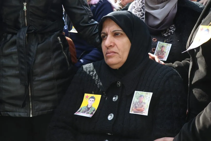 جثمان مقاتل YPG الشهيد باكور عفرين يوارى الثرى في حلب