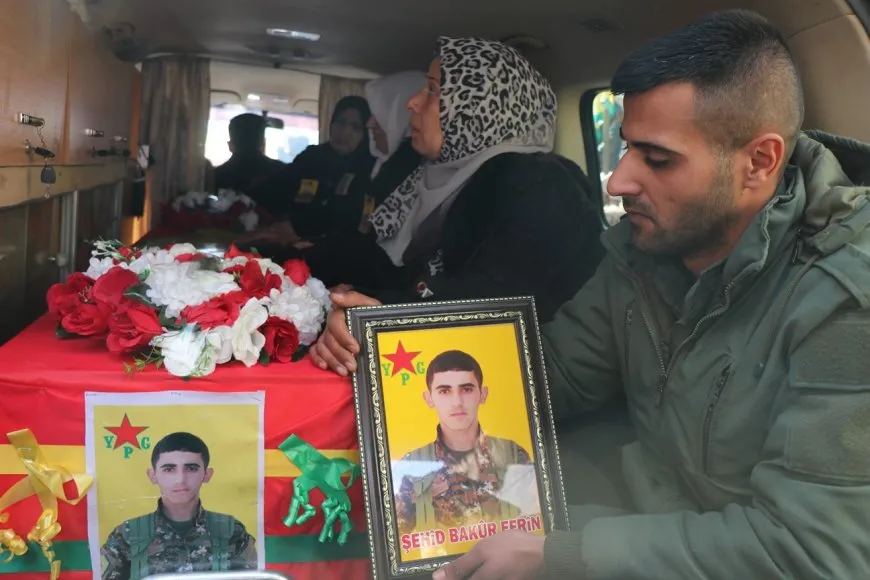 جثمان مقاتل YPG الشهيد باكور عفرين يوارى الثرى في حلب