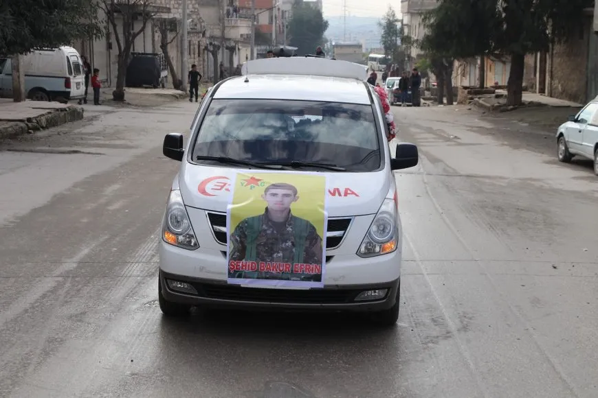 جثمان مقاتل YPG الشهيد باكور عفرين يوارى الثرى في حلب