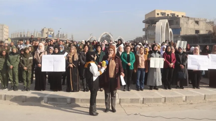 تجمّع نساء زنوبيا يدين جريمة تعنيف شابتين في قرية تل السمن بالرقة 