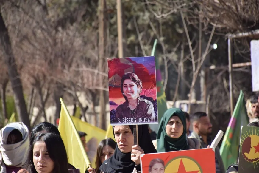 خلال مسيرتين حاشدتين.. شبيبة وأهالي مقاطعة الجزيرة يتعهدون بالانتقام لدماء بيشنك وسارة