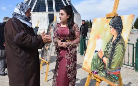 افتتاح معرض للوحات الفنية بمناسبة 8 آذار في كوباني