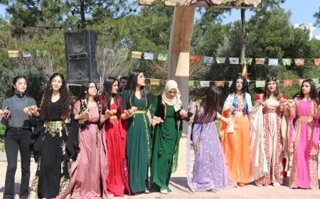 حفل ومعرض بمناسبة 8 آذار