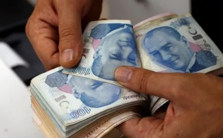 الليرة التركية تواصل الهبوط أمام الدولار الامريكي