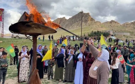 شنكال تحتفل بعيد نوروز تحت شعار "الحرية للقائد آبو والإدارة الذاتية لشنكال"