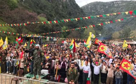 احتفاليتان لنوروز يشارك فيهما الآلاف في بيروت ودمشق