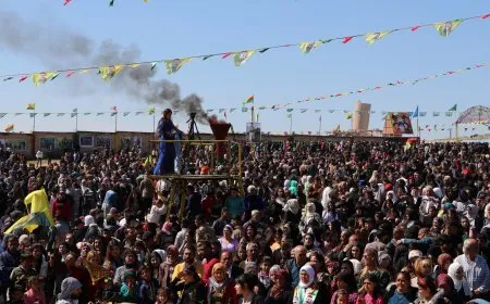 بدء احتفالية نوروز في مقاطعة عفرين والشهباء بإيقاد شعلة نوروز