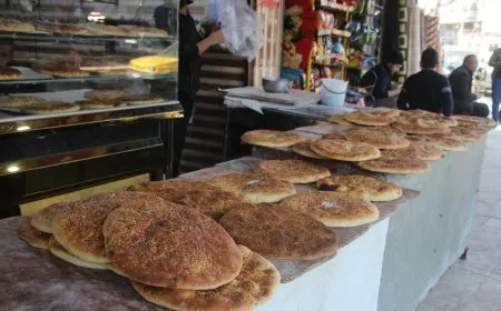42عاماً ولا يزال أقدم فرن في مدينة منبج يحافظ على الطعم الأصيل "للمعروك"