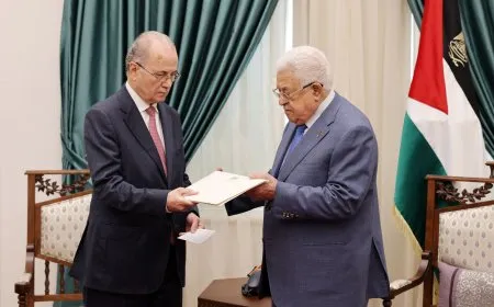 رئيس الحكومة الفلسطينية يقدم تشكيلته الوزارية