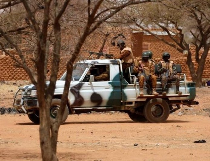 مقتل نحو 170 شخصا في هجمات لداعش والقاعدة في بوركينا فاسو