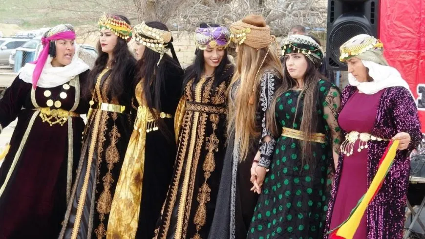 أهالي عين عيسى يحتفلون بنوروز ويؤكدون أنه يرمز لمقارعة الظلم ولاضطهاد