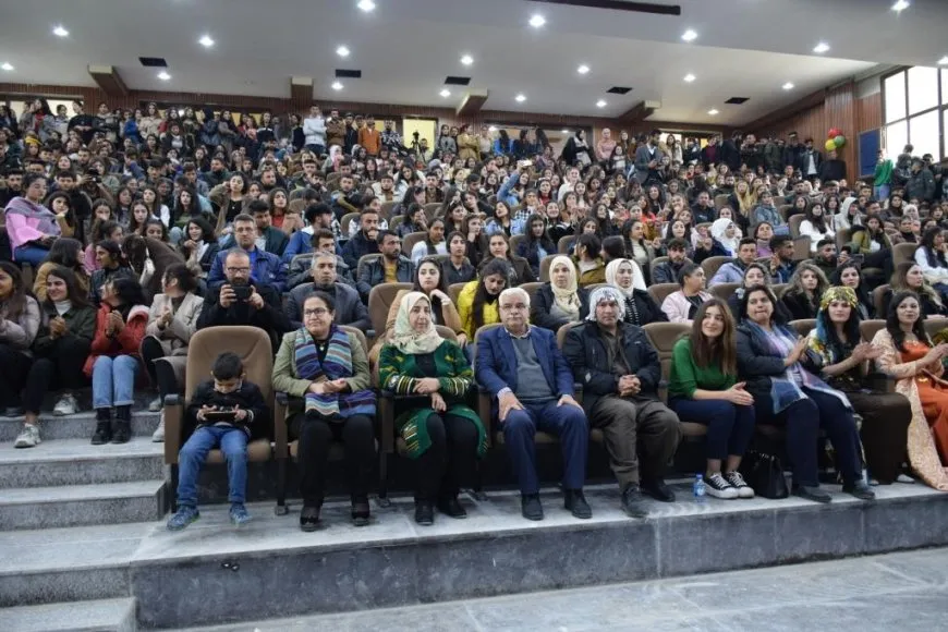 استمرار فعاليات الاحتفال بنوروز وإيقاد شعلتها في مقاطعة الفرات