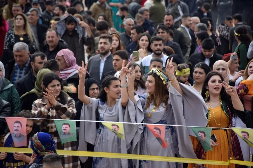 انتهاء مظاهر الاحتفال بنوروز في إقليم شمال وشرق سوريا بعروض فنية وثقافية
