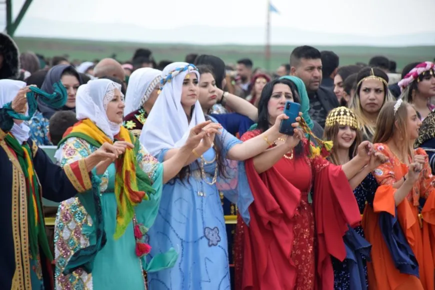 انتهاء مظاهر الاحتفال بنوروز في إقليم شمال وشرق سوريا بعروض فنية وثقافية
