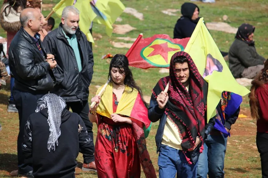 بدء احتفاليتي نوروز في كوباني وحلب بإيقاد شعلة نوروز