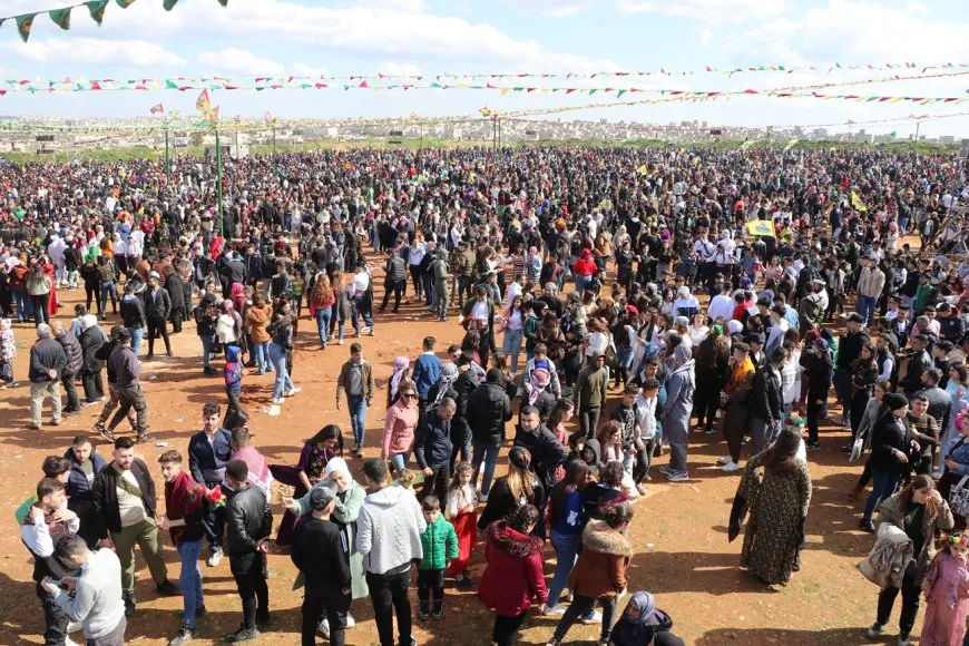 عشرات الآلاف ينهون احتفالهم بنوروز في كوباني وحلب