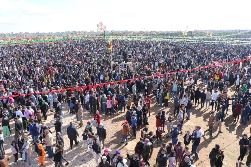 حشود المحتفلين بنوروز 2024 دليل على مدى الارتباط بالقائد عبد الله أوجلان