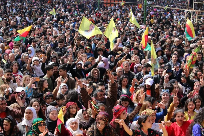 حشود المحتفلين بنوروز 2024 دليل على مدى الارتباط بالقائد عبد الله أوجلان