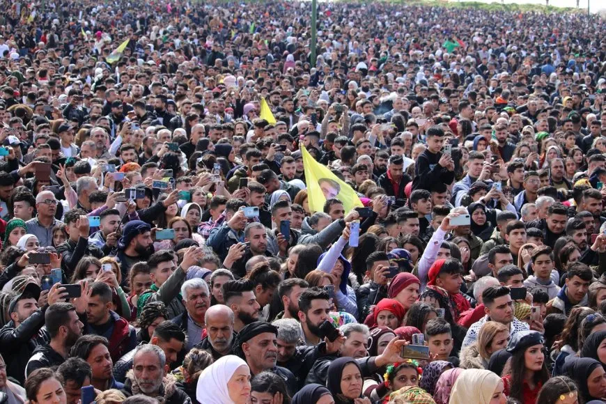 حشود المحتفلين بنوروز 2024 دليل على مدى الارتباط بالقائد عبد الله أوجلان